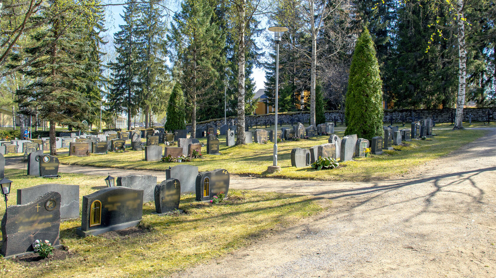 Sulkavan uusi hautausmaa alkukesällä.
