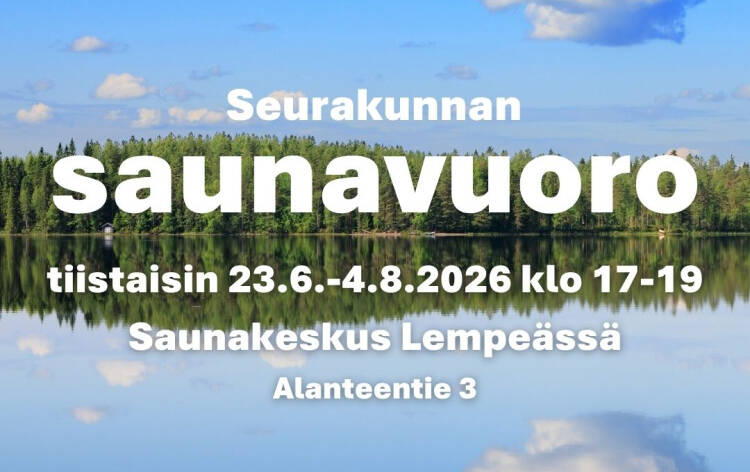 Sininen järvi ja vihreää metsää, metsä heijastuu järveen